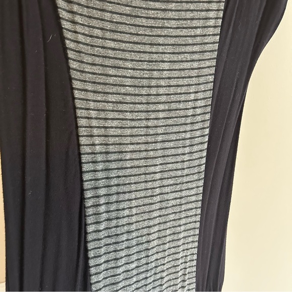 Long Dress with nice grey stripped detail - Made in USA from Love Blossom - Picture 7 of 11